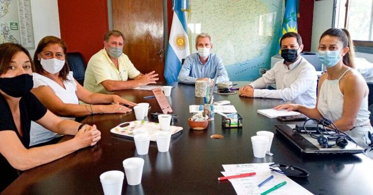 Suipacha: Reunión en La Plata con Infraestructura Escolar