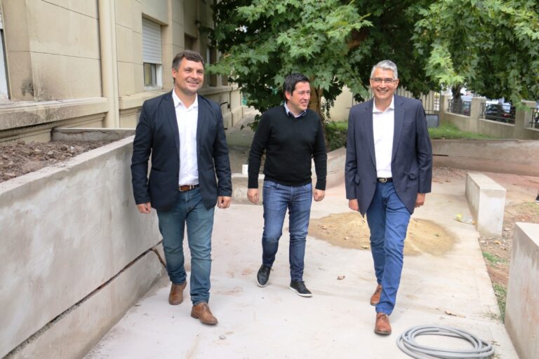 El Ministro Nardini visitó Giles