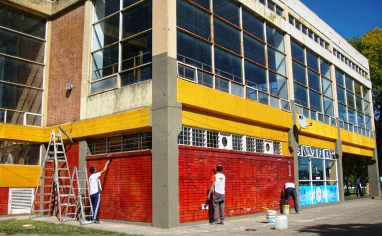 Avanzan obras en Polideportivo de Luján