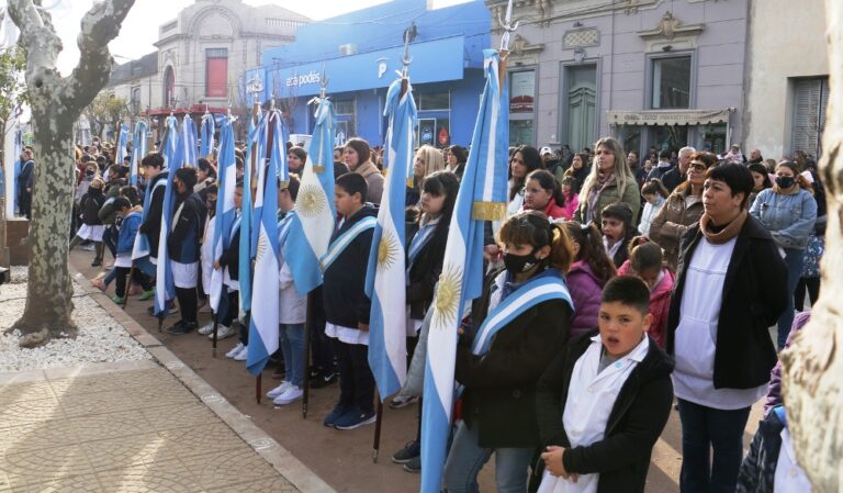 Giles: Promesa de fidelidad de más de 400 alumnos