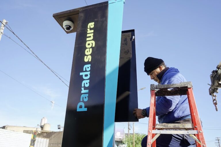 Instalan paradas seguras en Mercedes