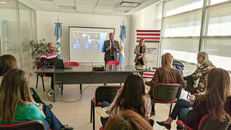 Telecom capacitó a fiscales para fortalecer investigaciones