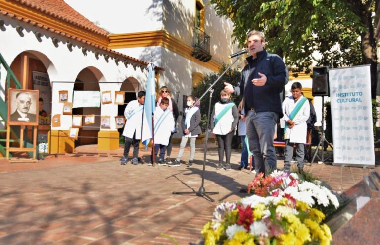 Recuerdan aniversario del fallecimiento de Enrique Udaondo