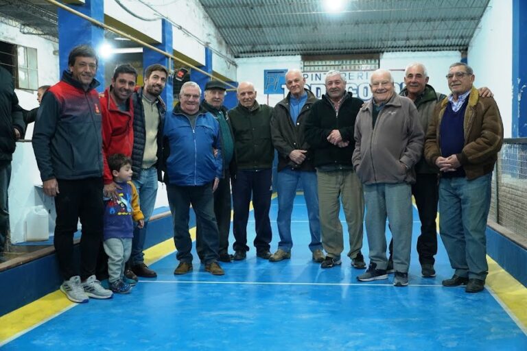 Inauguran nueva cancha sintética de bochas en Mercedes