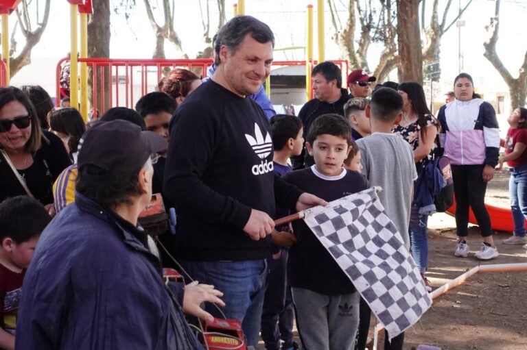 Volvieron a Giles tradicionales carreras de autos a piolín