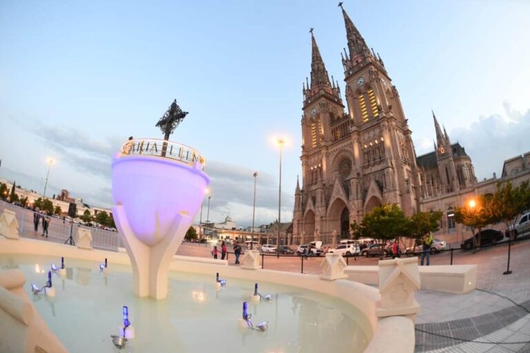Inauguran en Luján fuente del Cáliz de la Unidad