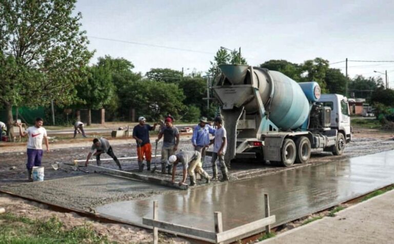 Construyen nuevos playones deportivos en Luján