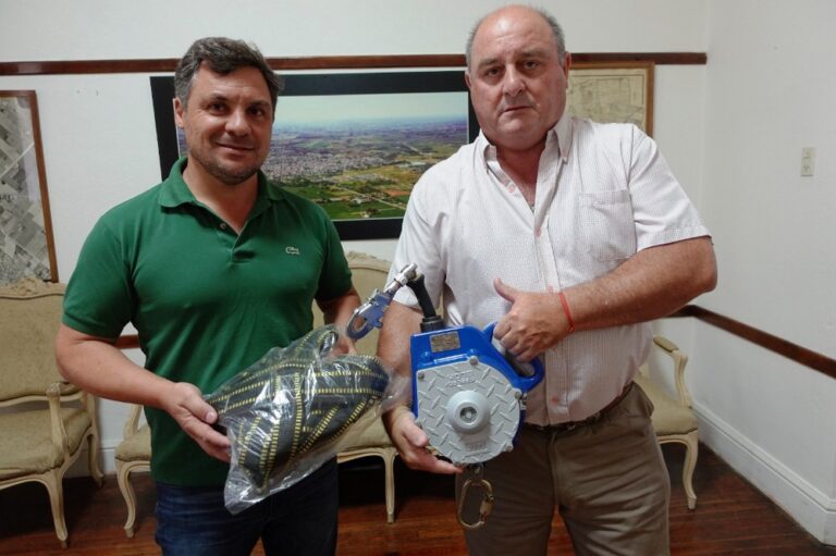 Giles: Municipio concreta aporte a Bomberos