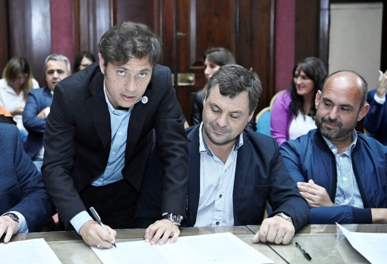 Giles: Confirman fondos para pavimento en localidades rurales