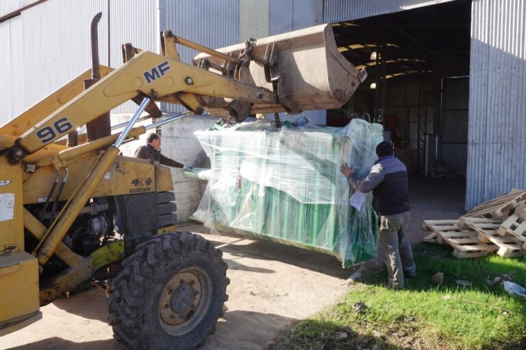 Giles recibe prensadora para la planta de residuos