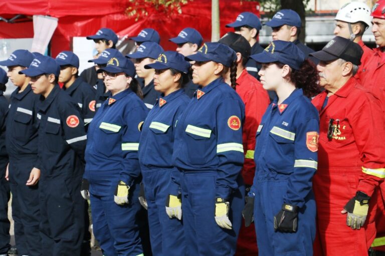Giles celebró el Día del Ambiente y del Bombero