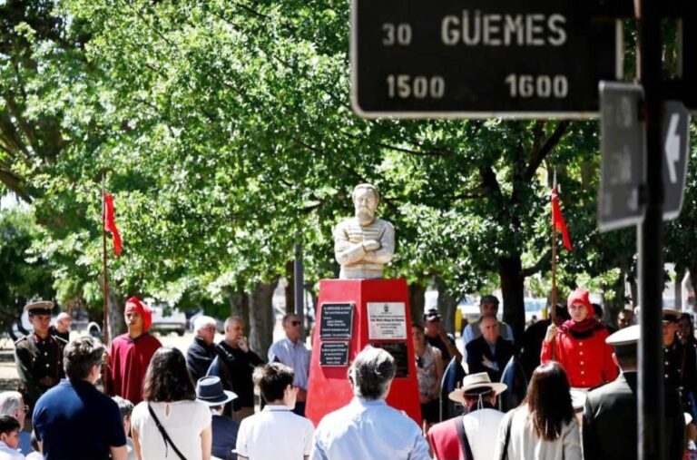 Homenaje al General Güemes en Luján
