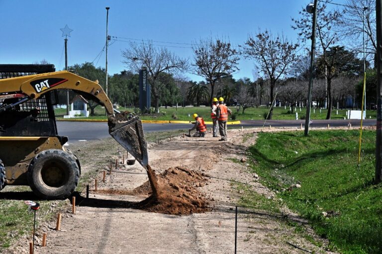 Construyen bicisenda entre Luján y Jauregui