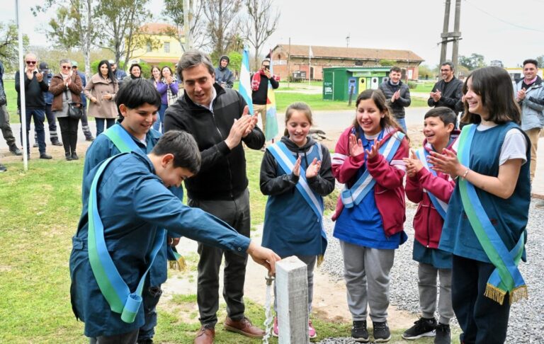 Habilitan nueva red de agua potable en Carlos Keen