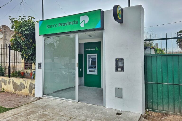 Instalan nuevo cajero automático de Olivera