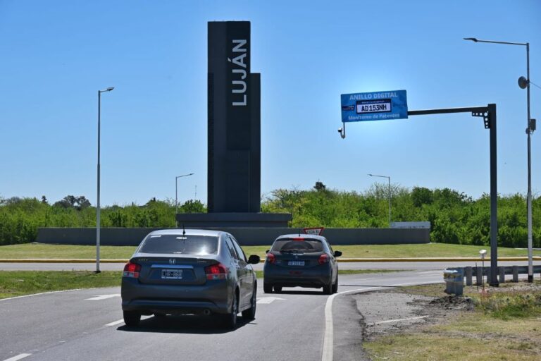 Continúa la instalación de lectoras de patentes en accesos a Luján
