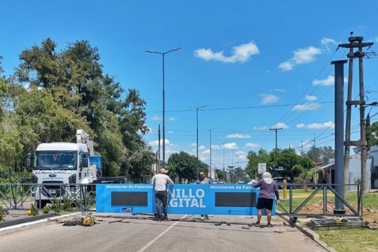 Continúa la instalación de lectoras de patentes en accesos a Luján
