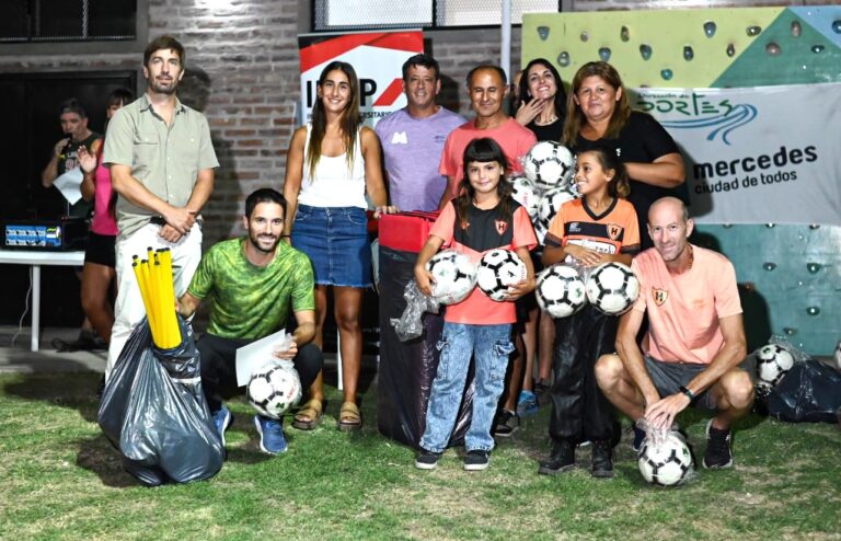 Apoyo municipal al futbol femenino de Mercedes