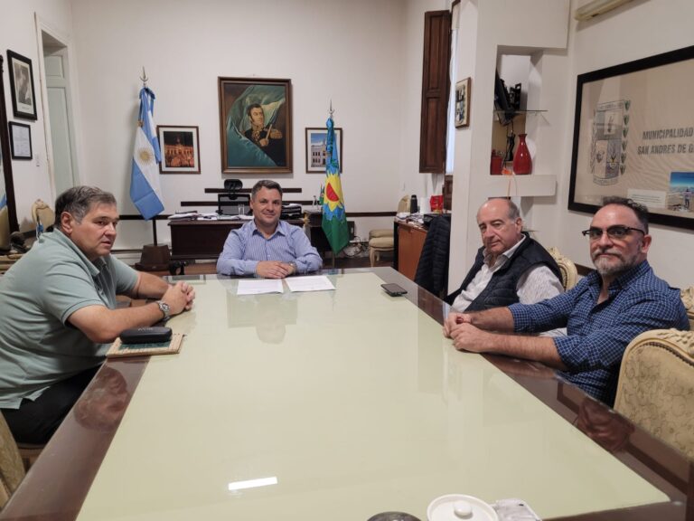 Giles: Gestionan obra que permitirá apertura de un frigorífico de cerdos