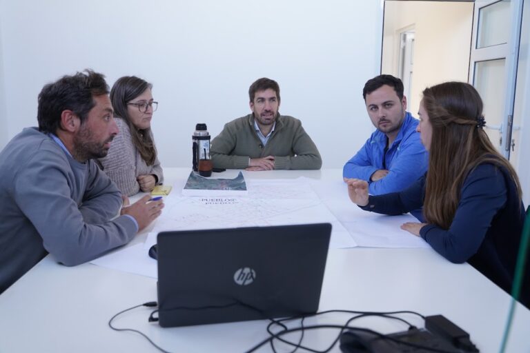 Anuncian obra de agua en localidad rural de Mercedes