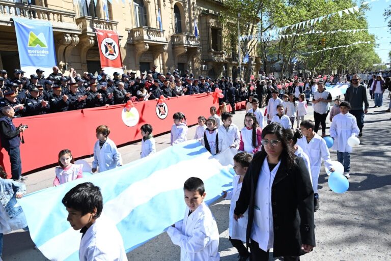 Mercedes prepara su desfile cívico institucional