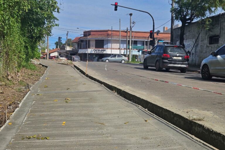 Finalizan veredas en calle Manuel Gálvez de Luján