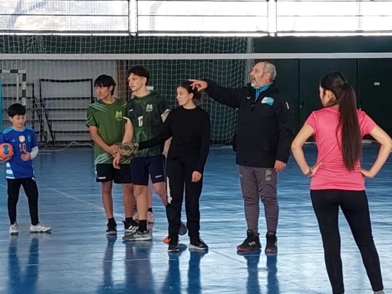 Capacitación de Handball en Mercedes