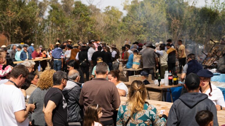 Cortinez se prepara para la fiesta del Asado con cuero