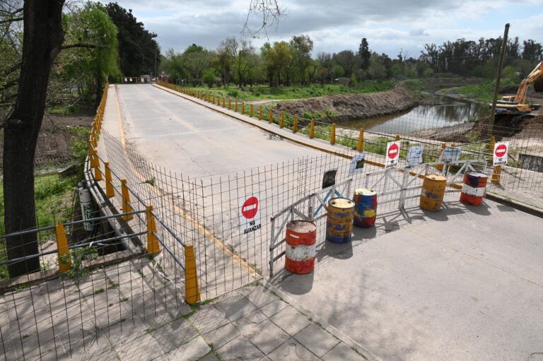 Demolerán puente por obra en el Río Luján