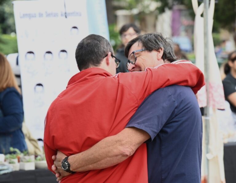 Caminata inclusiva en Luján por el Día Mundial de la Salud Mental
