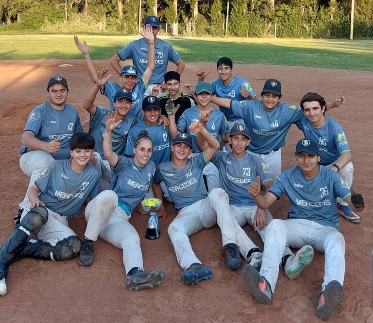 Mercedes se luce en certamen de Softball