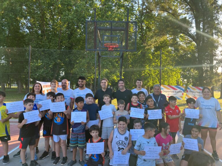 Cierre de año de la Escuela de Basquet de Luján