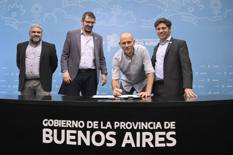 Se firmaron convenios con municipios para la compra de bienes de capital