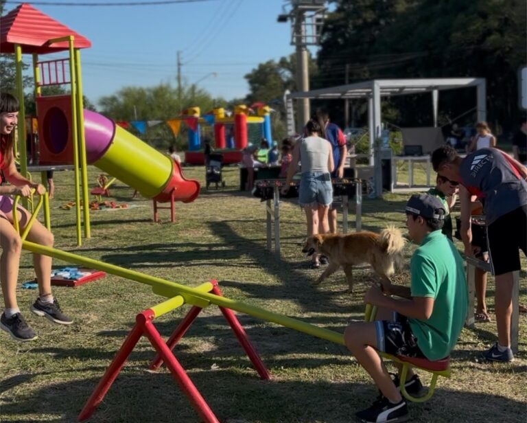 Luján: Se inauguró la nueva plaza del barrio Luna