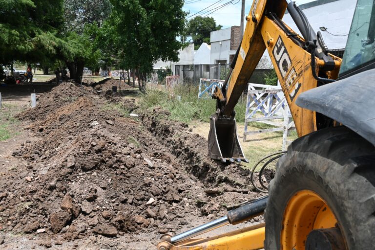 Comenzó la construcción de nueva red de agua potable de Cortinez