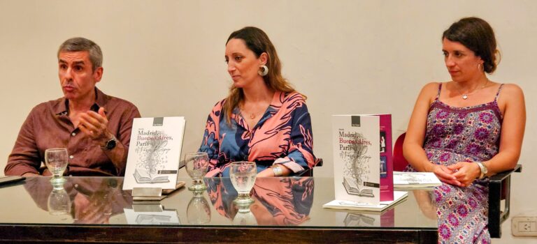 Presentan libro en la Asociación Médica de Mercedes