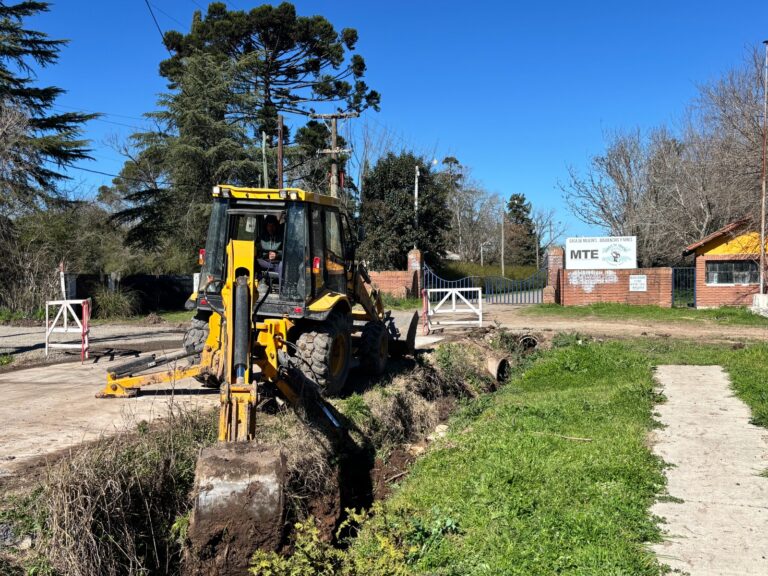 Luján: Avanzan obras hídricas en el barrio Lezica y Torrezuri