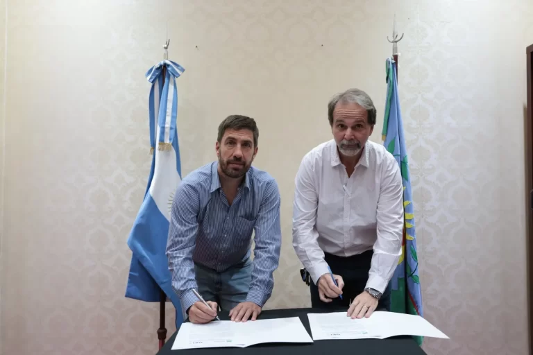 Mercedes sella alianza estratégica con la OEI para potenciar la educación local