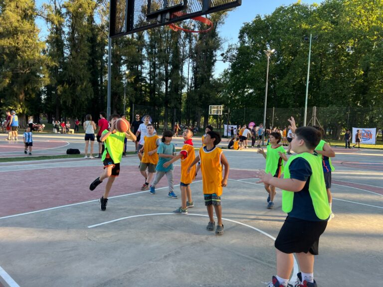 Luján pone en marcha la Liga Municipal de Básquet