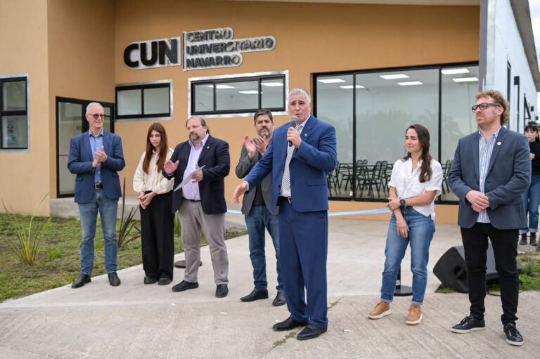Se inauguró el nuevo Centro Universitario de Navarro