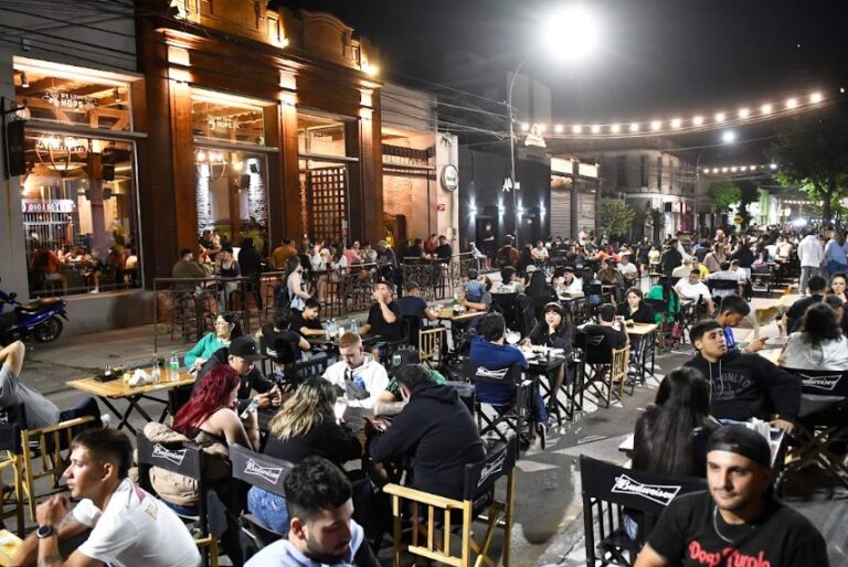 Lunes de Peatonal Gastronómica en Luján