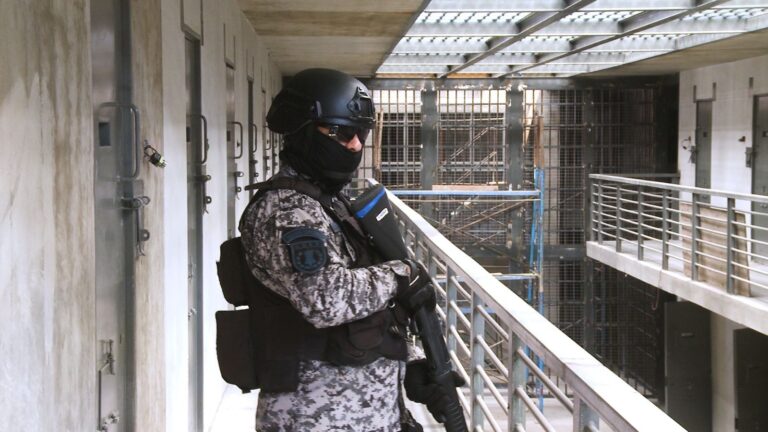 Pullaro recorre “El Infierno”, la primera cárcel para narcos y sicarios de alto perfil en Sudamérica – La Noticia 1