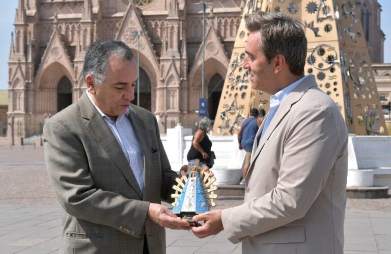 El Embajador de Perú visitó Luján