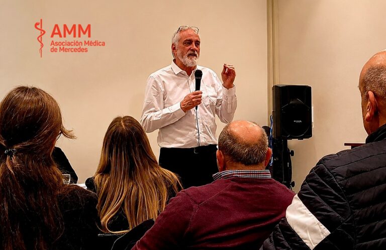 Presentan libro en la Asociación Médica de Mercedes