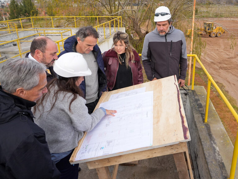 Katopodis recorrió la Planta Depuradora de Líquidos Cloacales en Ranchos