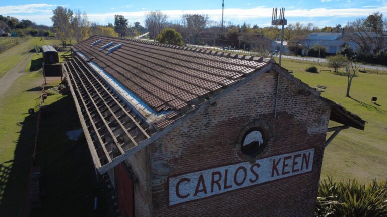 Refacción integral de techos en el Granero de Carlos Keen