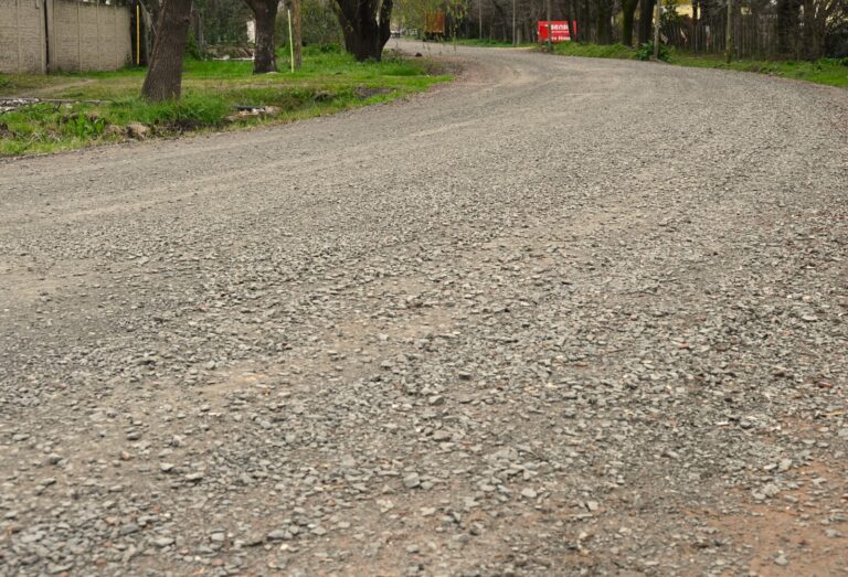 Se realizan tareas de mejoramiento vial en Luján
