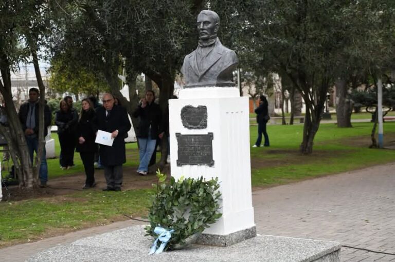 Se realizó el Acto homenaje a José de San Martín en Navarro