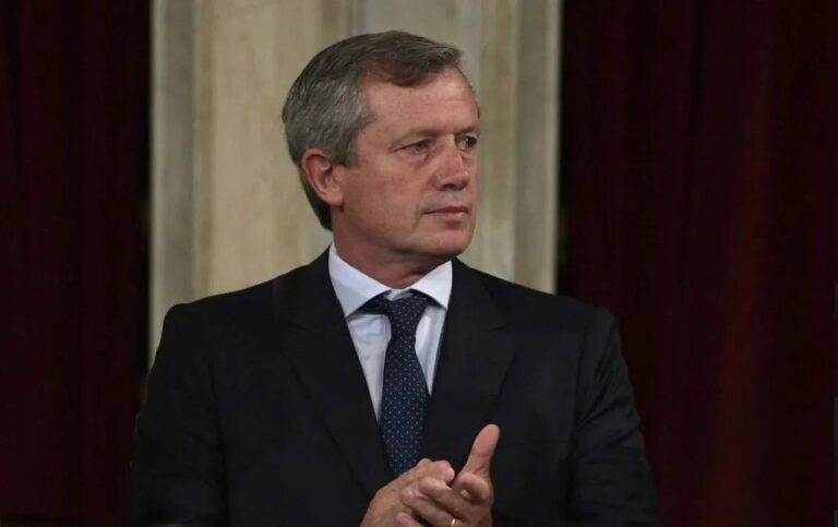 “No gobierna él sino la hermana” – La Noticia 1
